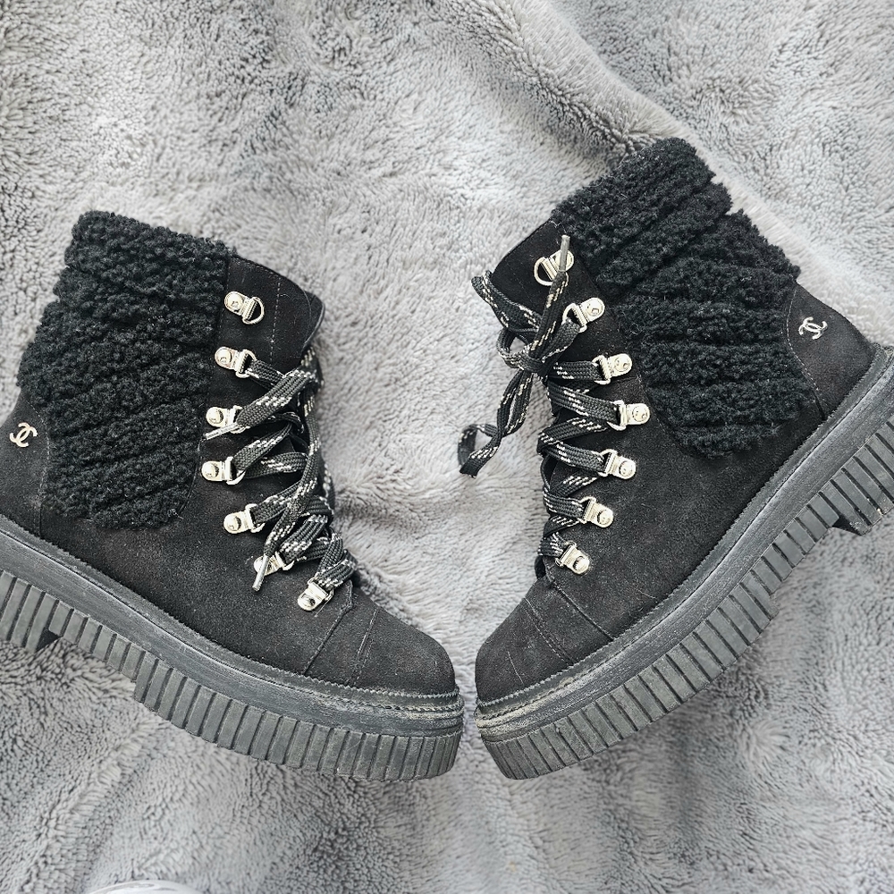 CHANEL black boots - Picture 6 of 10